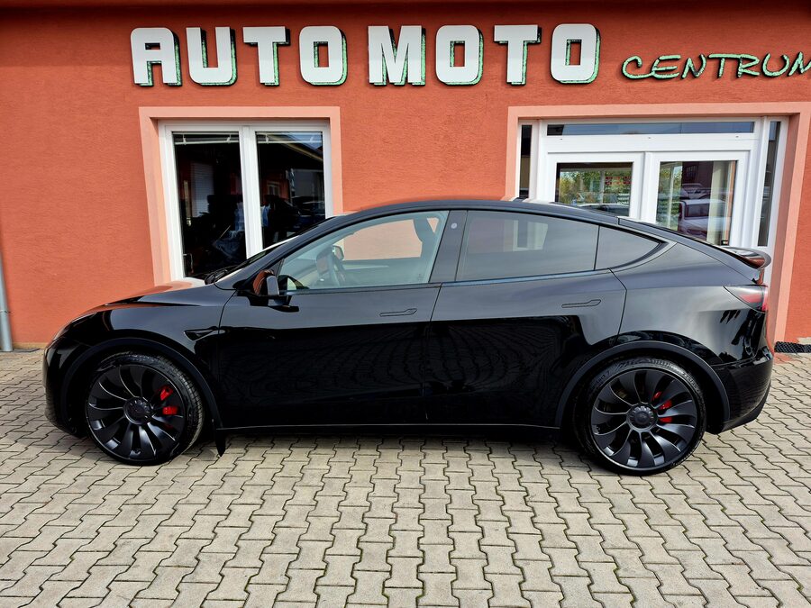 Tesla Model Y Performance Dual Motor 393 kW, tažné zařízení – fotografie 2 z 26