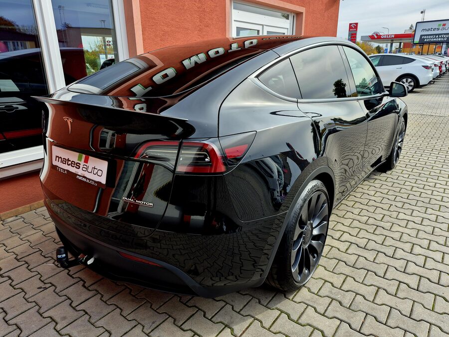 Tesla Model Y Performance Dual Motor 393 kW, tažné zařízení – fotografie 5 z 26