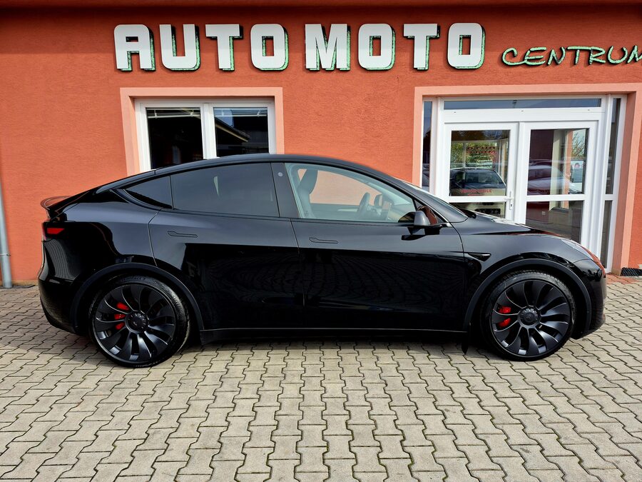 Tesla Model Y Performance Dual Motor 393 kW, tažné zařízení – fotografie 6 z 26