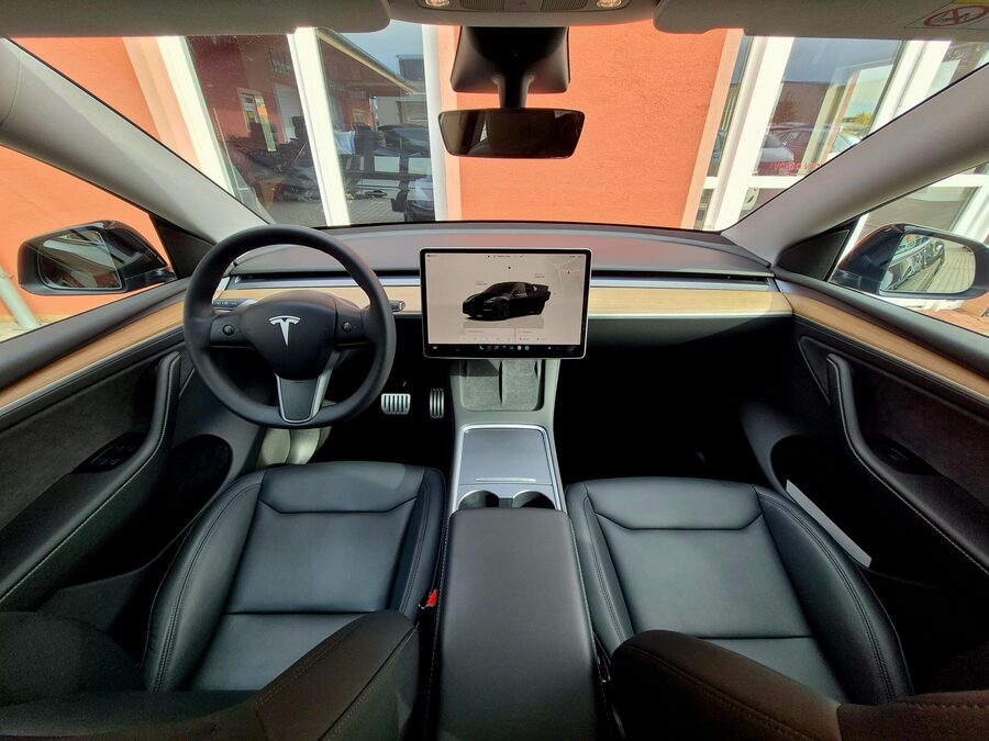 Tesla Model Y Performance Dual Motor 393 kW, tažné zařízení – fotografie 20 z 26