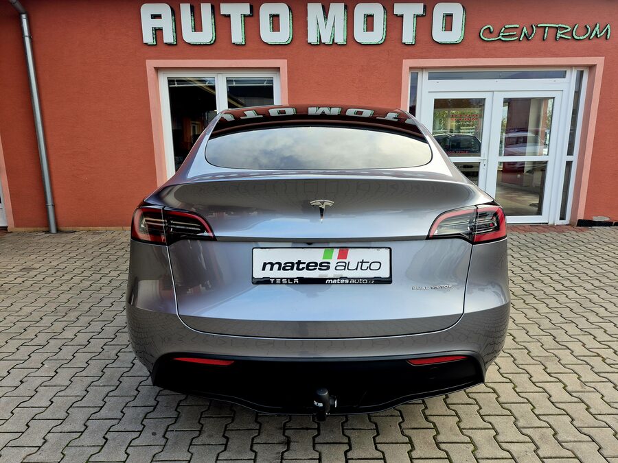 Tesla Model Y Long Range Dual Motor, Berlín, tažné zařízení – fotografie 8 z 27