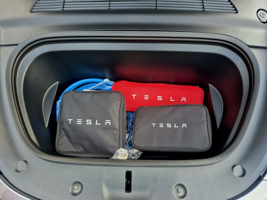 Tesla Model Y Long Range Dual Motor, Berlín, tažné zařízení – fotografie 9 z 27