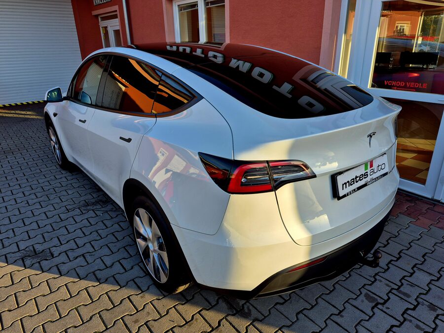 Tesla Model Y Long Range Dual Motor 378 kW, Berlín, tažné zařízení – fotografie 3 z 26