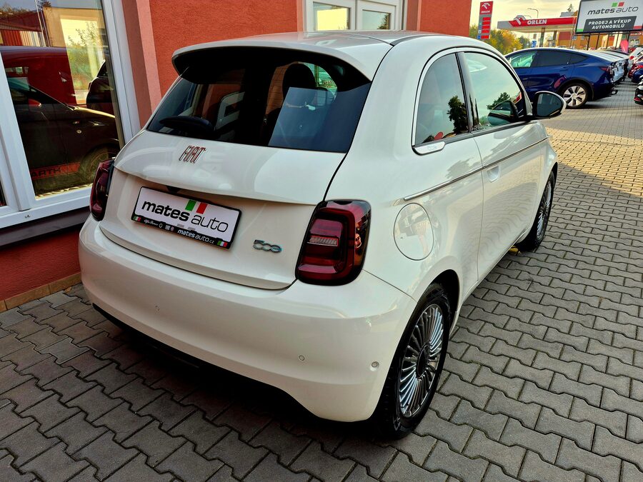 Fiat 500E 87 kW 42 kWh Drive – fotografie 6 z 25