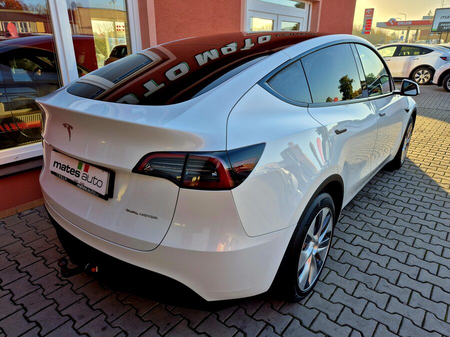 Tesla Model Y Long Range Dual Motor 378 kW, Berlín, tažné zařízení – fotografie 5 z 26