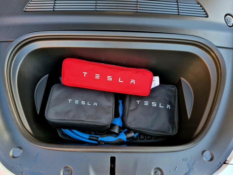 Tesla Model Y Long Range Dual Motor 378 kW, Berlín, tažné zařízení – fotografie 9 z 26