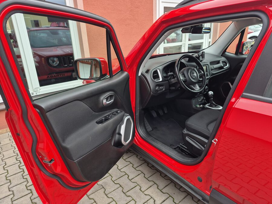 Jeep Renegade 1.4 M-Air Longitude FWD 103 kW – fotografie 12 z 24