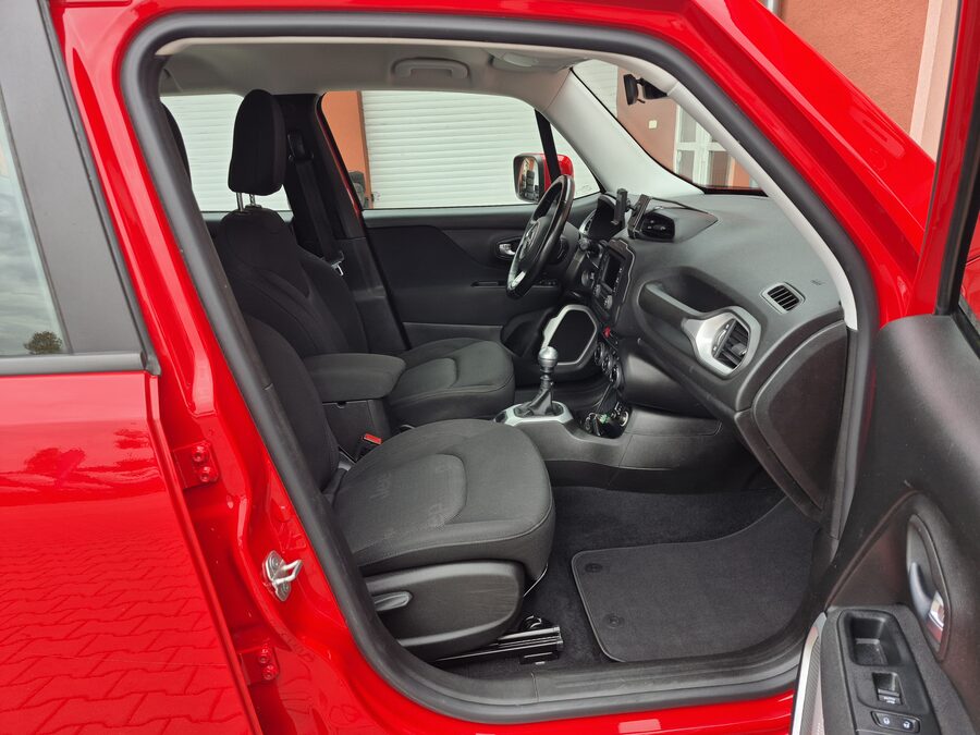 Jeep Renegade 1.4 M-Air Longitude FWD 103 kW – fotografie 13 z 24