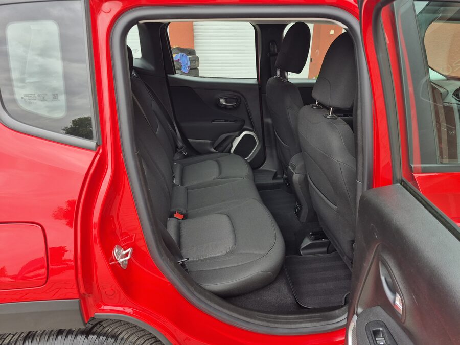 Jeep Renegade 1.4 M-Air Longitude FWD 103 kW – fotografie 14 z 24