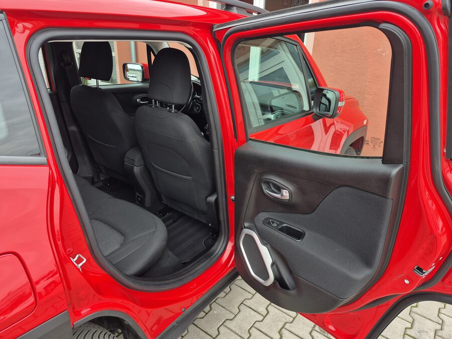 Jeep Renegade 1.4 M-Air Longitude FWD 103 kW – fotografie 17 z 24
