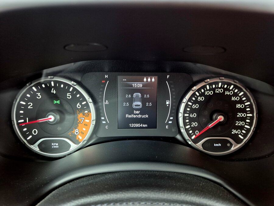 Jeep Renegade 1.4 M-Air Longitude FWD 103 kW – fotografie 21 z 24