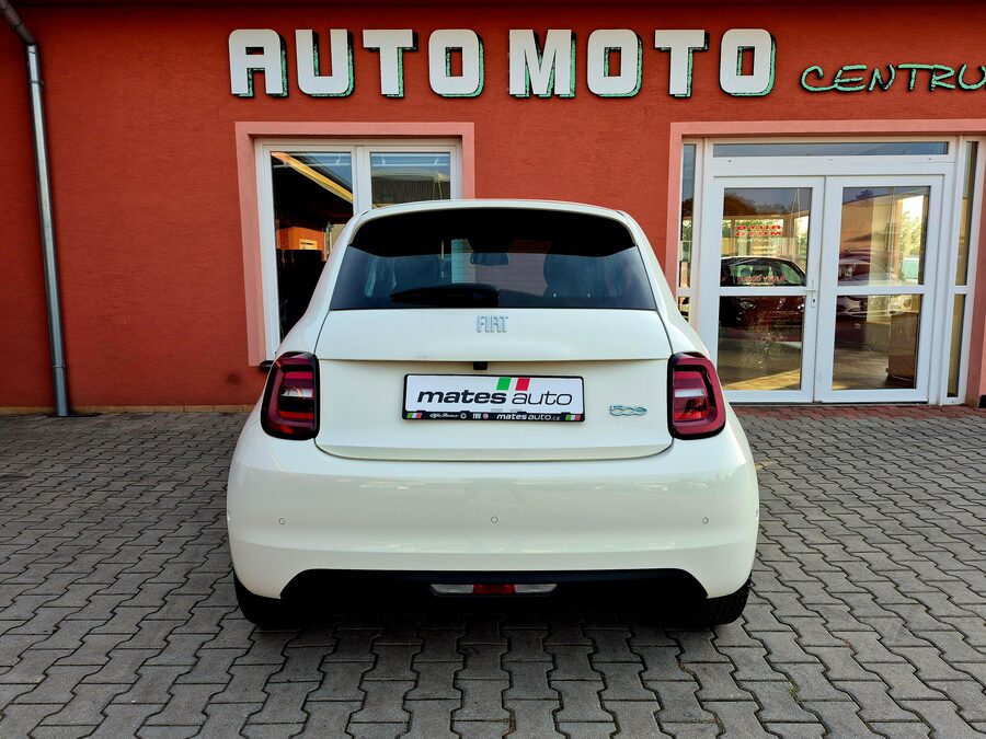 Fiat 500E 87 kW 42 kWh Drive – fotografie 11 z 25