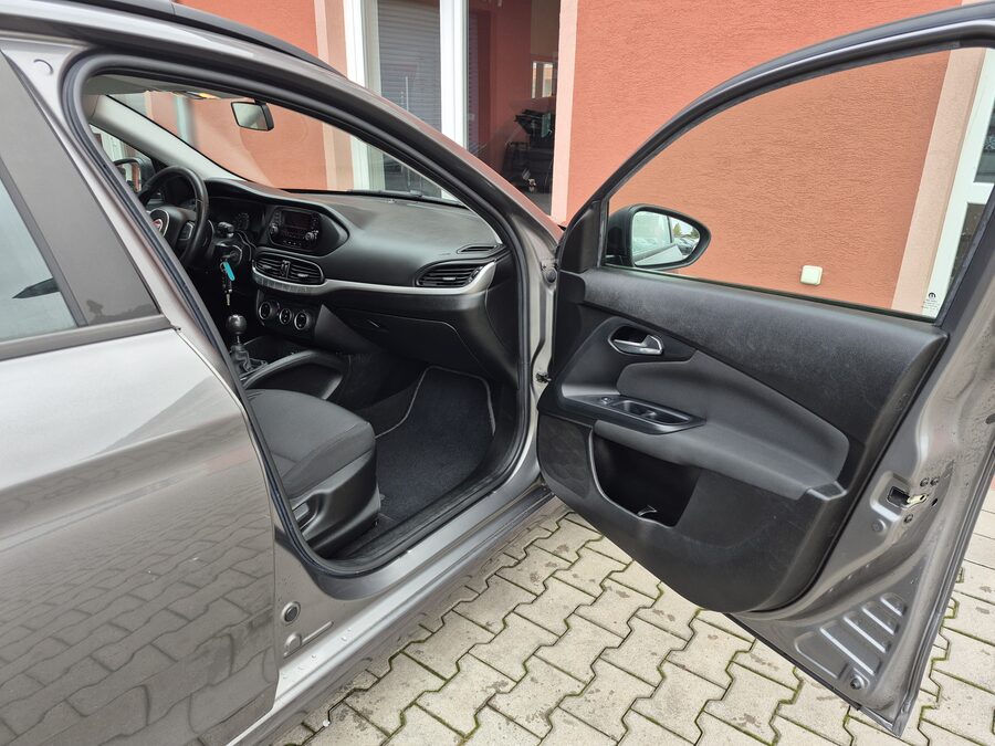 Fiat Tipo 1.4 Pop 70 kW – fotografie 15 z 23