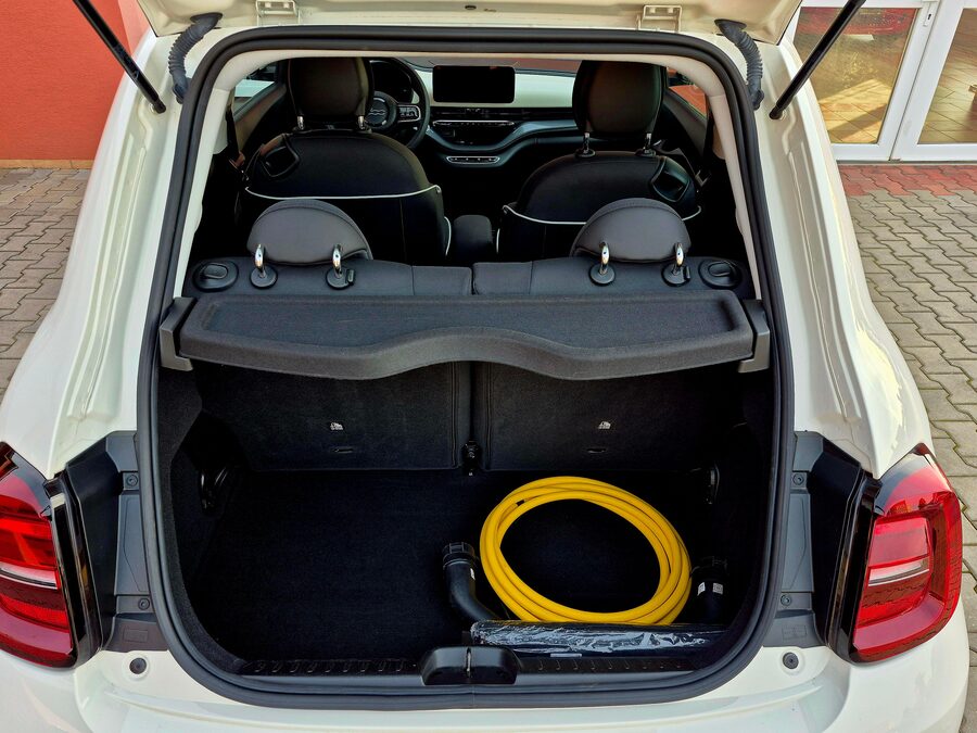 Fiat 500E 87 kW 42 kWh Drive – fotografie 12 z 25