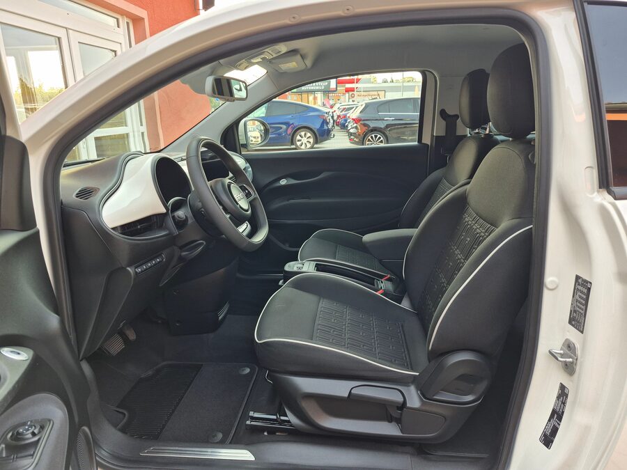 Fiat 500E 87 kW 42 kWh Drive – fotografie 13 z 25