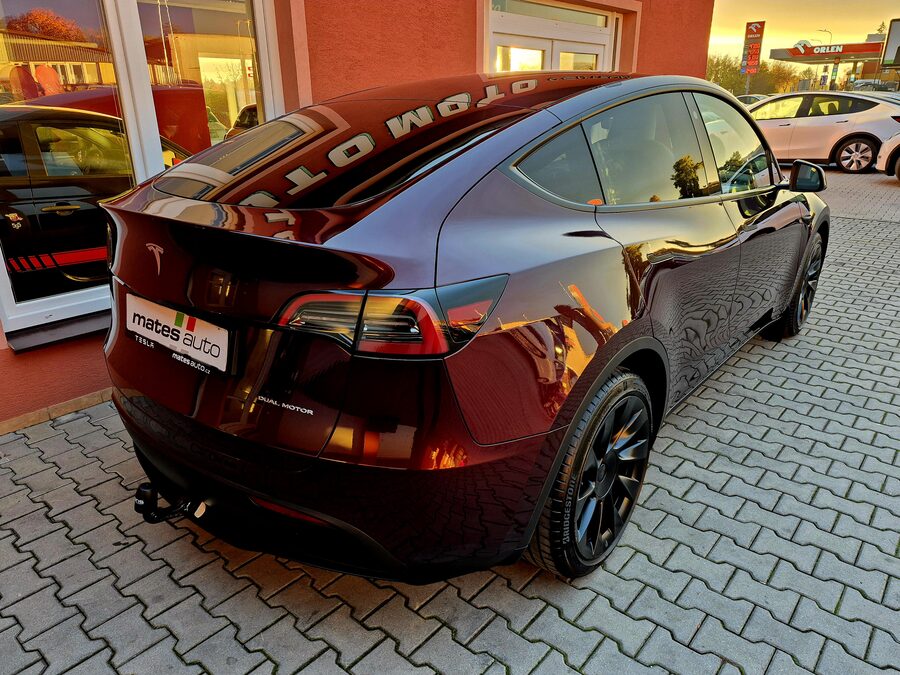 Tesla Model Y Long Range Dual Motor 378 kW, Berlín, EAP, tažné zařízení – fotografie 5 z 26