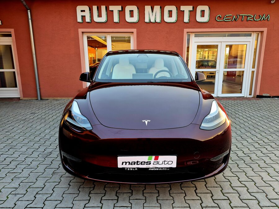 Tesla Model Y Long Range Dual Motor 378 kW, Berlín, EAP, tažné zařízení – fotografie 7 z 26