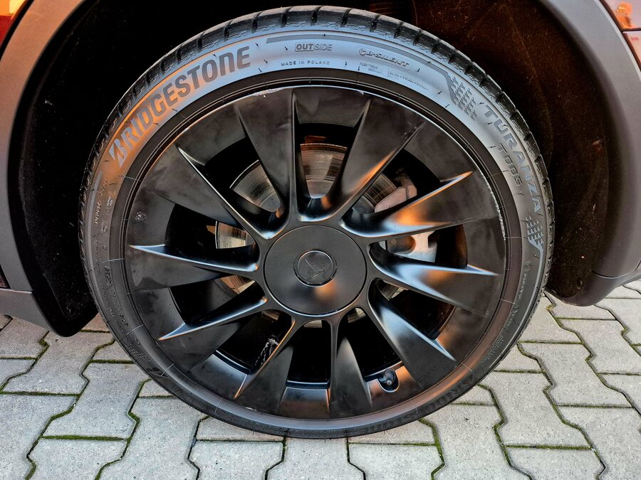 Tesla Model Y Long Range Dual Motor 378 kW, Berlín, EAP, tažné zařízení – fotografie 20 z 26