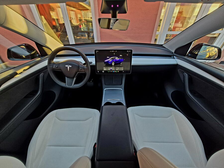 Tesla Model Y Long Range Dual Motor 378 kW, Berlín, EAP, tažné zařízení – fotografie 21 z 26