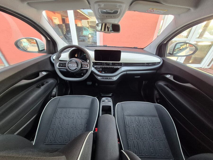 Fiat 500E 87 kW 42 kWh Drive – fotografie 19 z 25