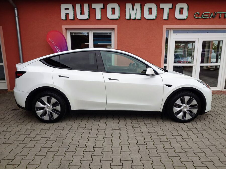 Tesla Model Y Standard plus RWD 220 kW – fotografie 6 z 25