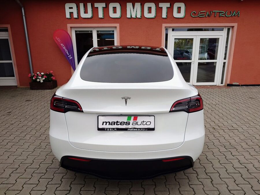 Tesla Model Y Standard plus RWD 220 kW – fotografie 9 z 25