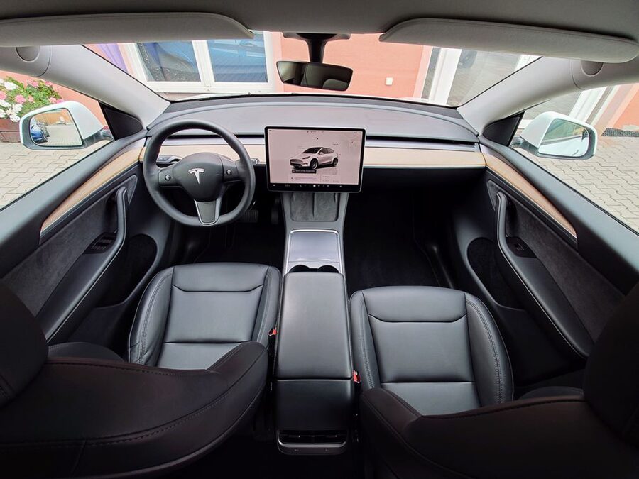 Tesla Model Y Standard plus RWD 220 kW – fotografie 19 z 25