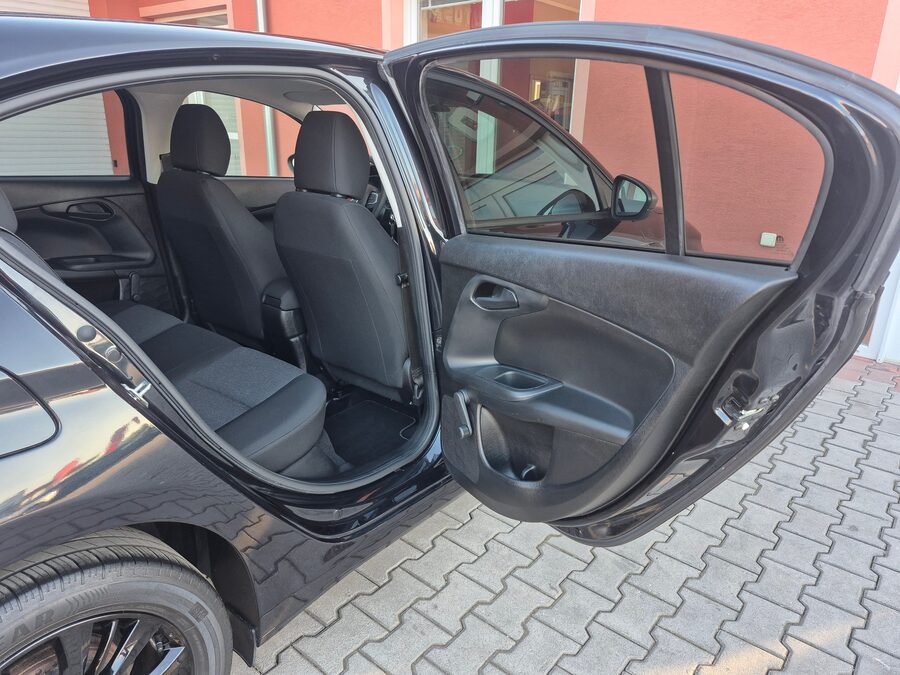Fiat Tipo 1.4 Street 70 kW – fotografie 18 z 25