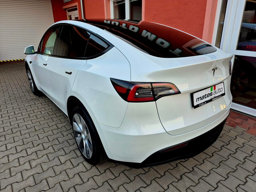 Tesla Model Y Standard plus RWD 220kW TAŽNÉ – fotografie 3 z 27