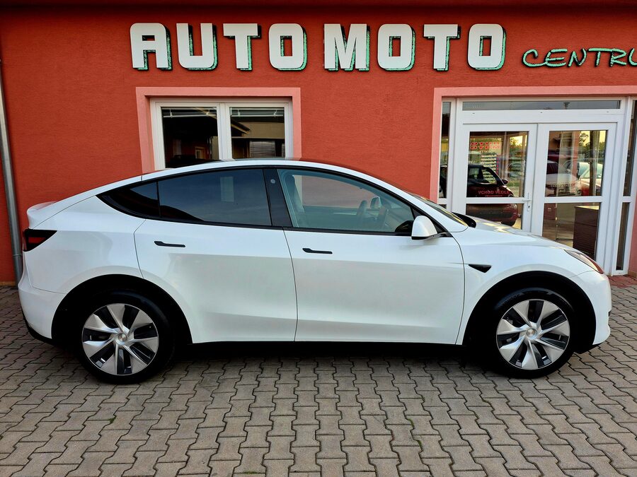 Tesla Model Y Standard plus RWD 220kW TAŽNÉ – fotografie 5 z 27