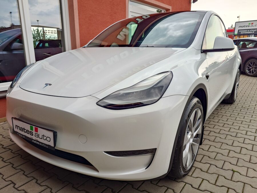 Tesla Model Y Long Range 378 kW - EAP + boost + tažné, 2023