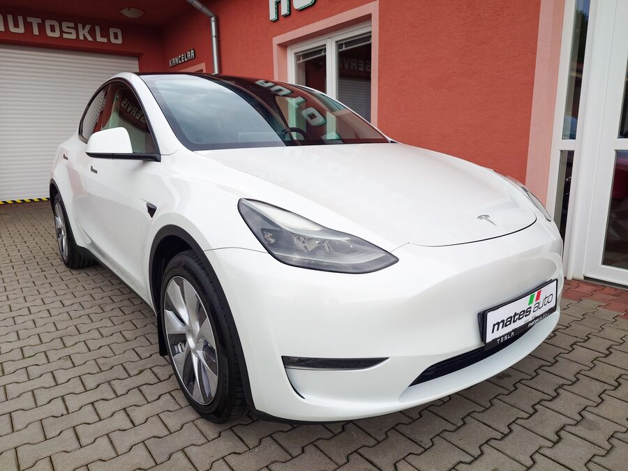Tesla Model Y Long Range 378 kW - EAP + boost + tažné – fotografie 5 z 26