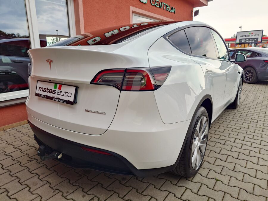 Tesla Model Y Long Range 378 kW - EAP + boost + tažné – fotografie 7 z 26