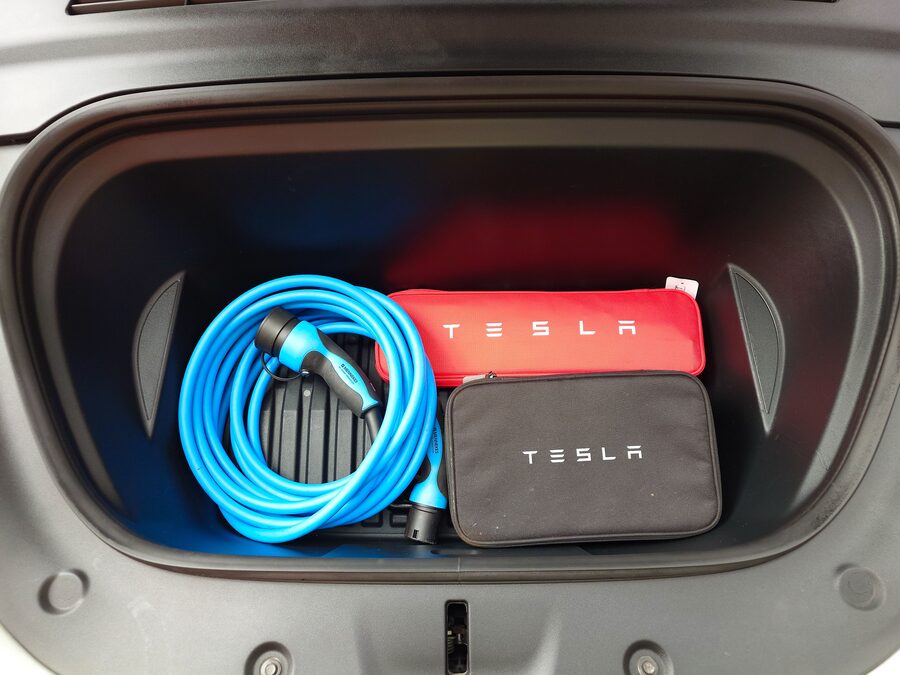 Tesla Model Y Long Range 378 kW - EAP + boost + tažné – fotografie 11 z 26