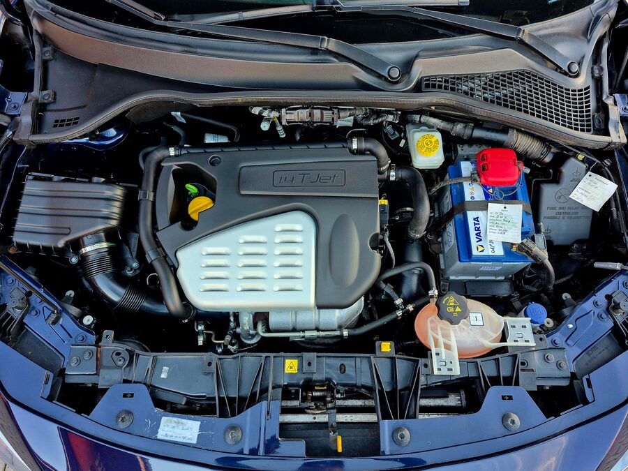 Fiat Tipo 1.4 Turbo Business 88 kW – fotografie 8 z 24