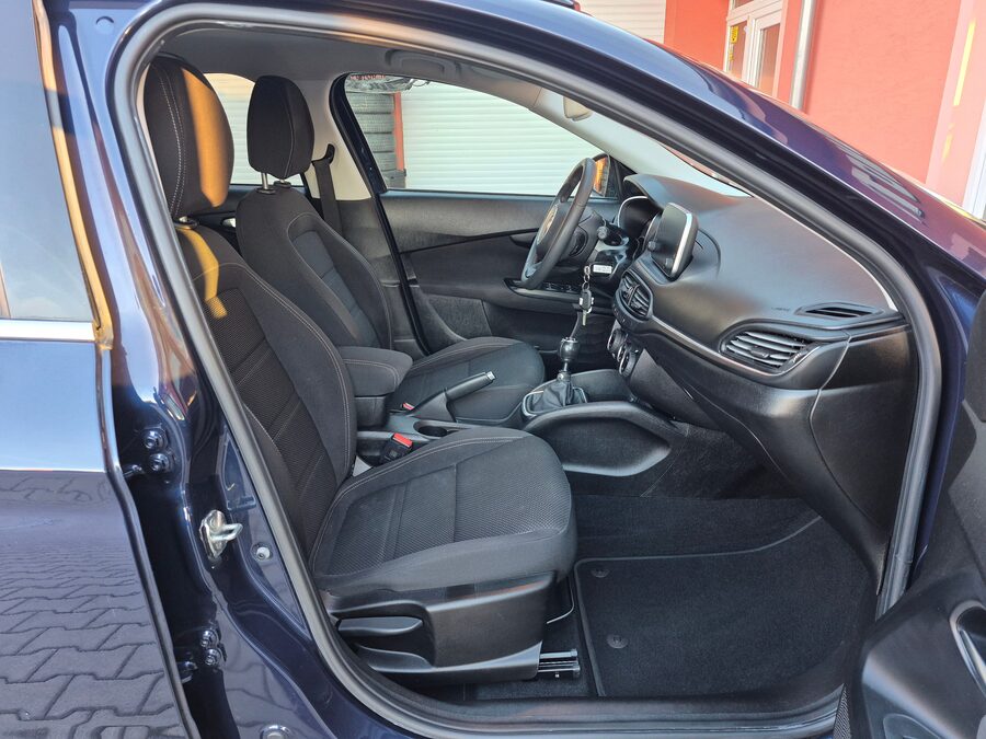 Fiat Tipo 1.4 Turbo Business 88 kW – fotografie 13 z 24