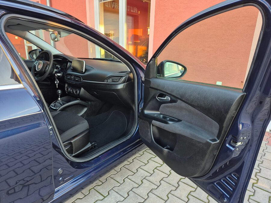 Fiat Tipo 1.4 Turbo Business 88 kW – fotografie 14 z 24