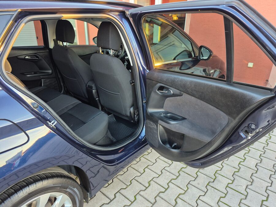 Fiat Tipo 1.4 Turbo Business 88 kW – fotografie 16 z 24