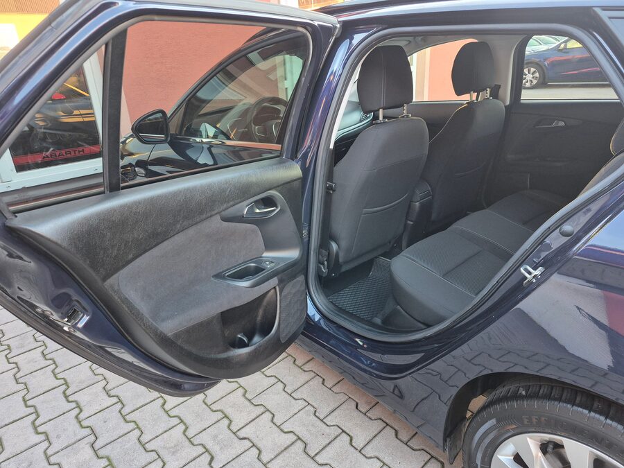 Fiat Tipo 1.4 Turbo Business 88 kW – fotografie 18 z 24