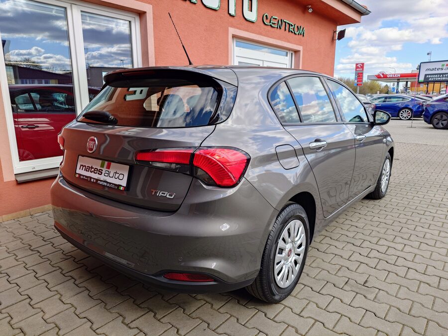 Fiat Tipo 1.6 JTDM Lounge 88 kW – fotografie 6 z 27