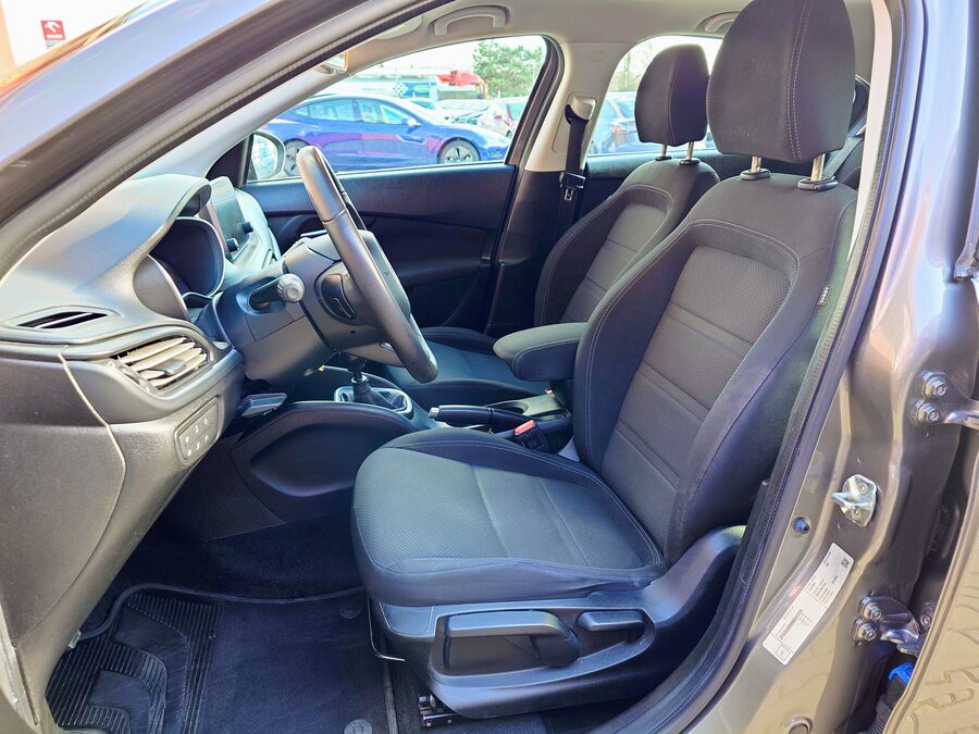 Fiat Tipo 1.6 JTDM Lounge 88 kW – fotografie 11 z 27