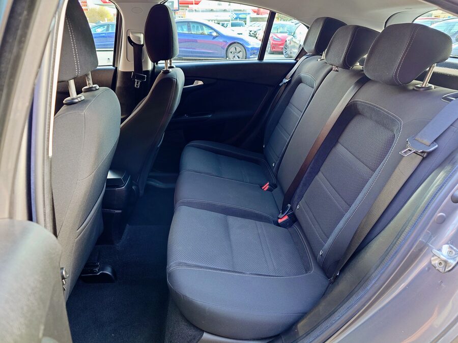 Fiat Tipo 1.6 JTDM Lounge 88 kW – fotografie 15 z 27