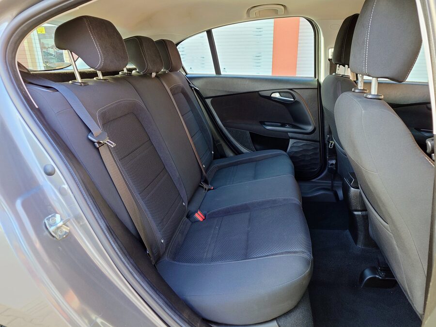 Fiat Tipo 1.6 JTDM Lounge 88 kW – fotografie 17 z 27