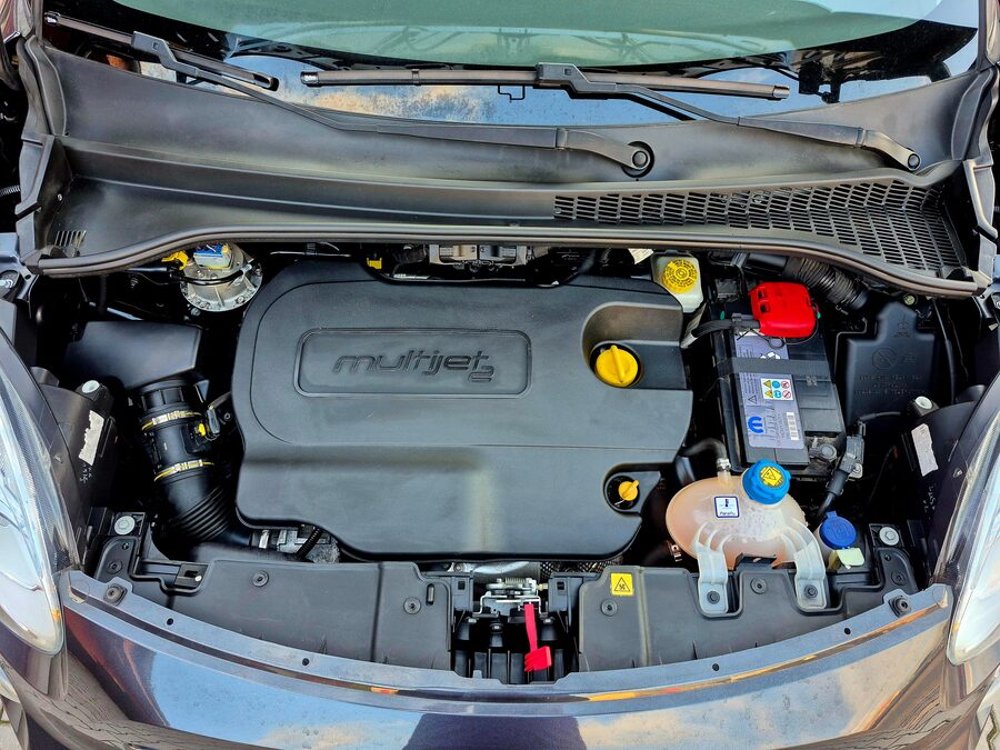 Fiat 500L 1.6 JTDM Lounge 88kw 7míst – fotografie 9 z 25