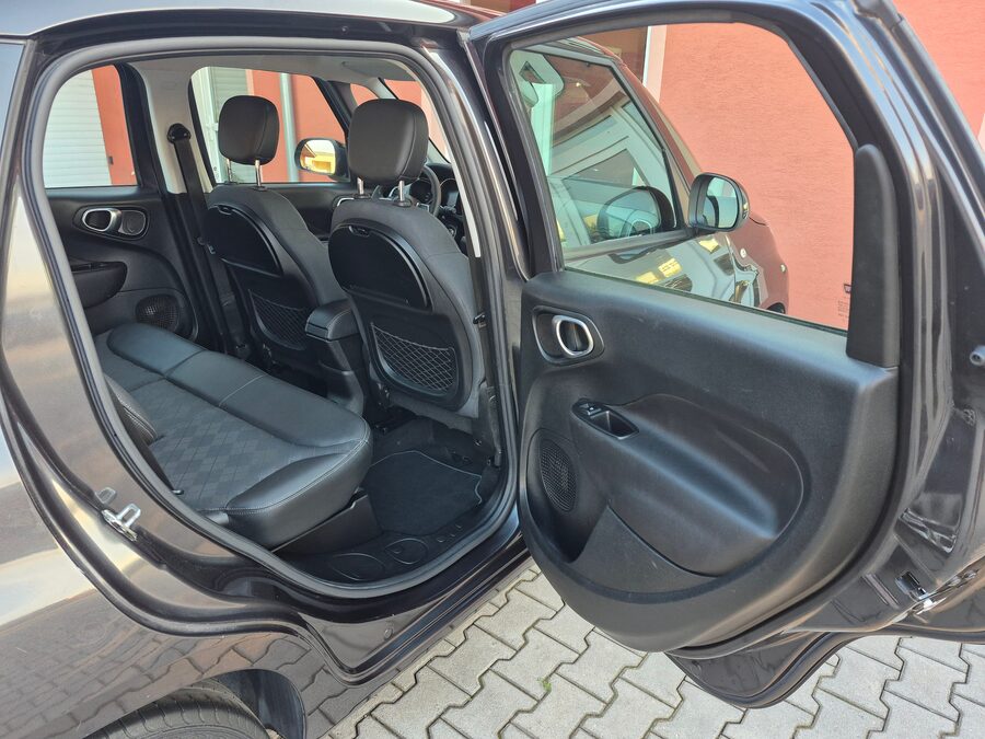Fiat 500L 1.6 JTDM Lounge 88kw 7míst – fotografie 17 z 25
