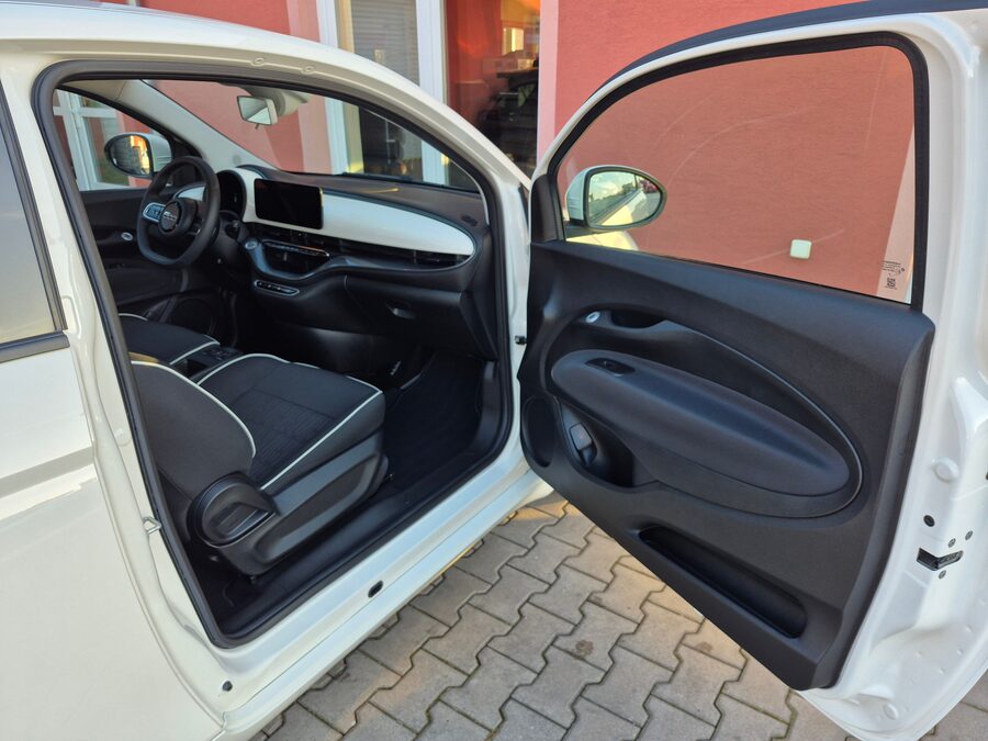 Fiat 500E ACTION 70kw – fotografie 16 z 25