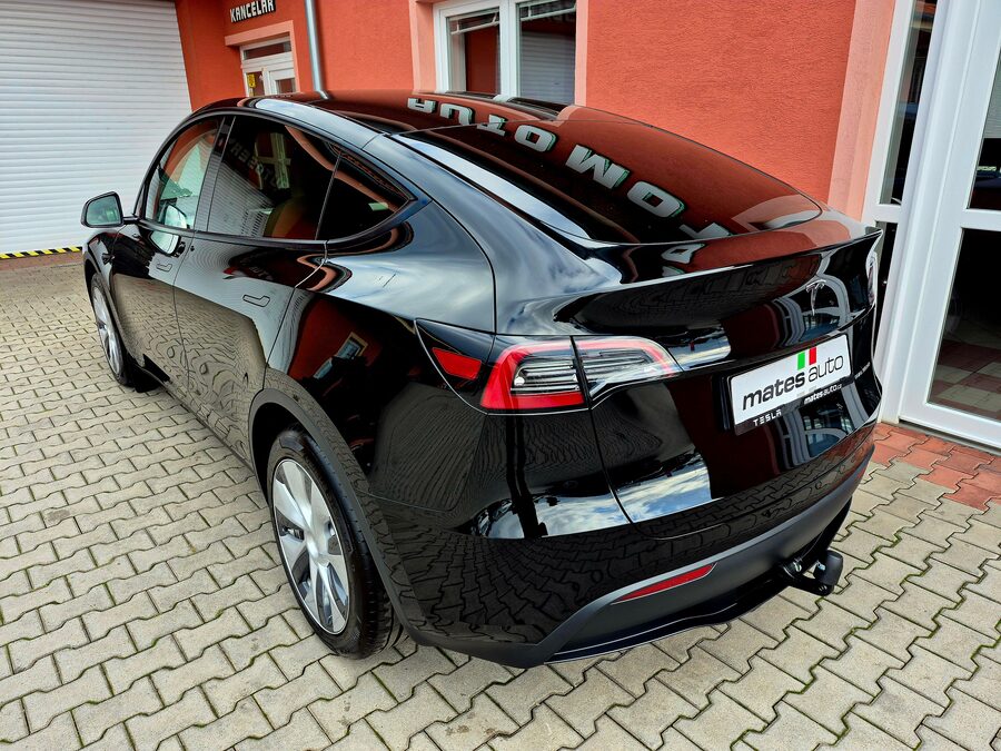 Tesla Model Y Long Range Dual Motor 378 kW, Berlín, tažné zařízení – fotografie 3 z 27
