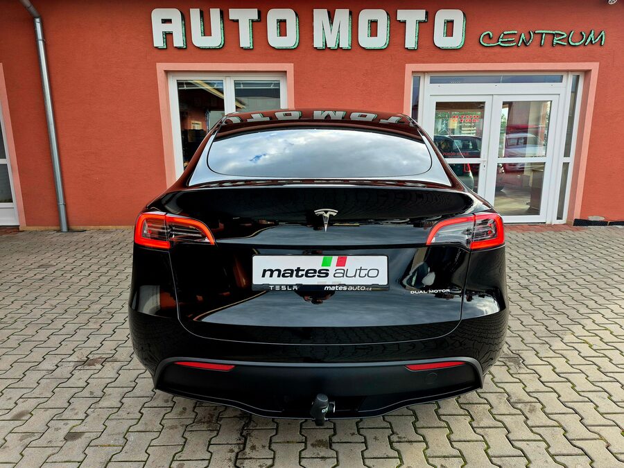 Tesla Model Y Long Range Dual Motor 378 kW, Berlín, tažné zařízení – fotografie 11 z 27