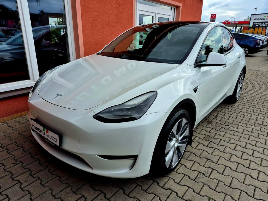 Tesla Model Y Long Range Dual Motor, Berlín tažné, 2023