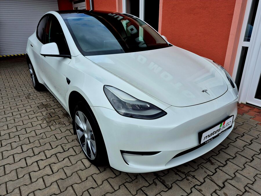 Tesla Model Y Long Range Dual Motor, Berlín tažné – fotografie 4 z 24